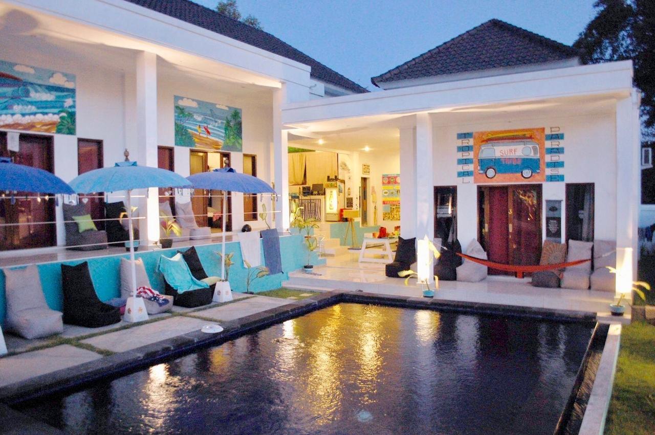 Point Break Canggu Hostel Buitenkant foto