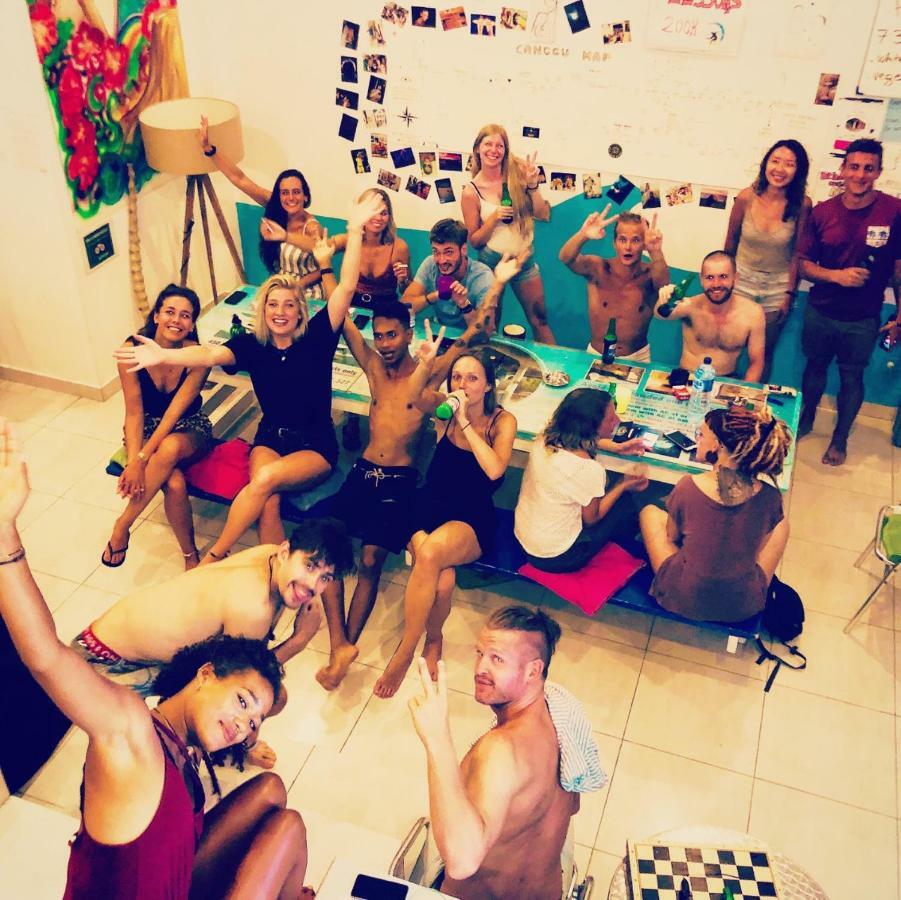 Point Break Canggu Hostel Buitenkant foto